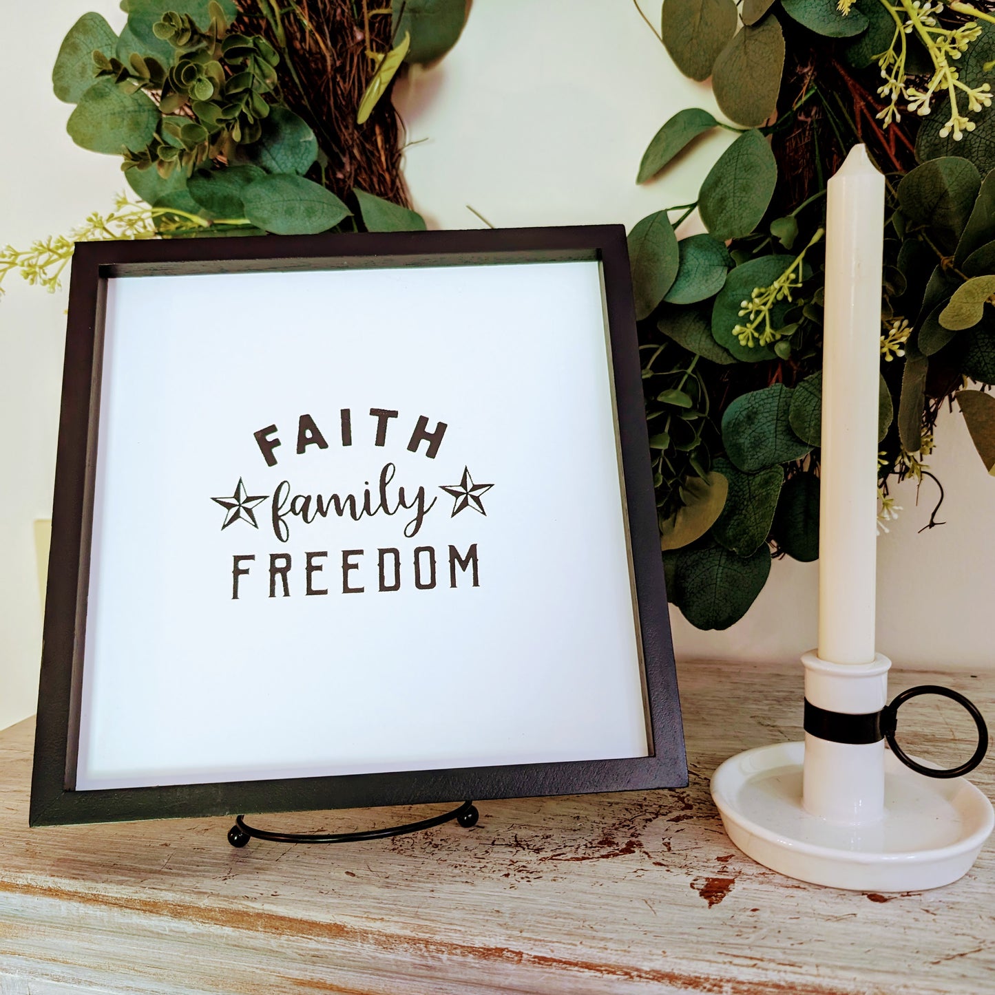 HANGING WOOD WALL DECOR Faith-Family-Freedom-Cotton & Blossom Collection